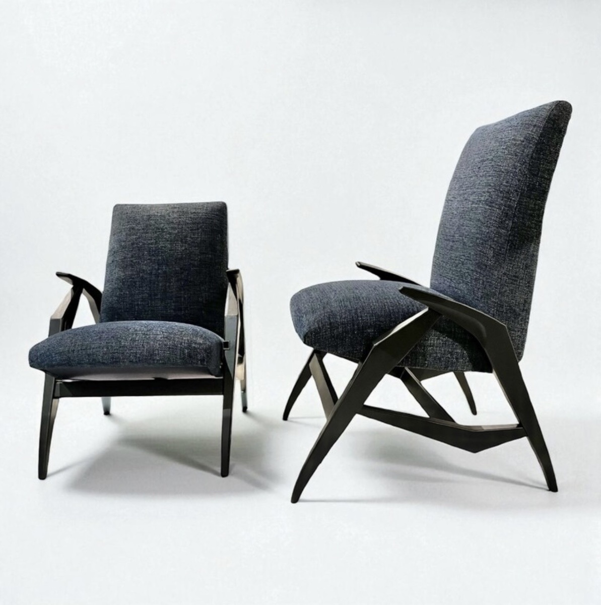 Paire de fauteuils ajustables ,école italienne circa 1955, totalement restaurés et regarnis -photo-4